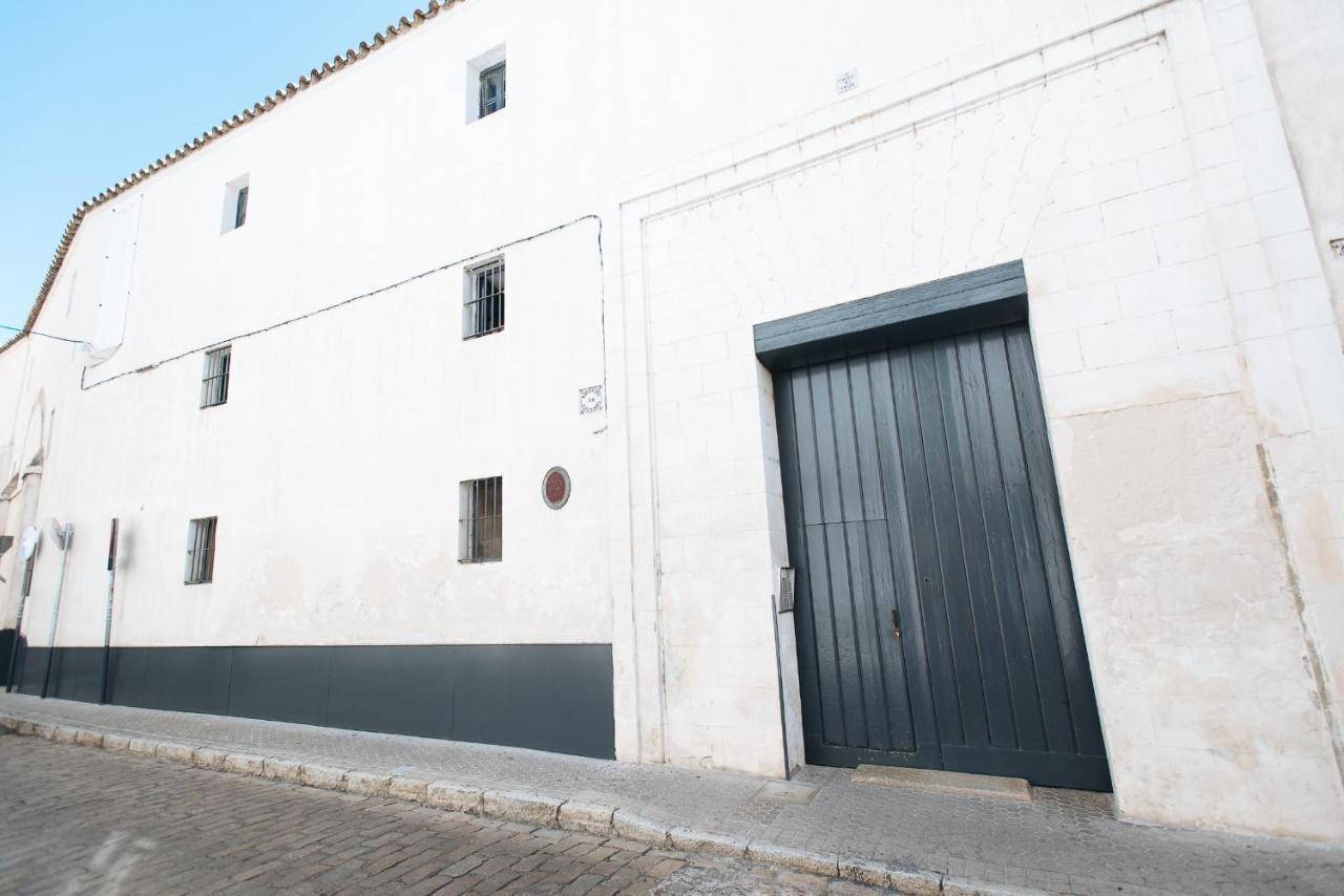 Apartamento Aitana'S Retreat With Charming Garden Sevilla Exterior foto