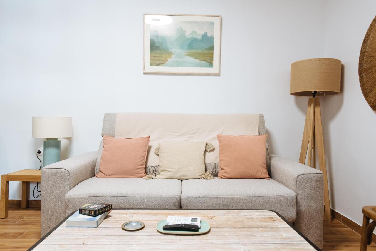 Apartamento Aitana'S Retreat With Charming Garden Sevilla Exterior foto