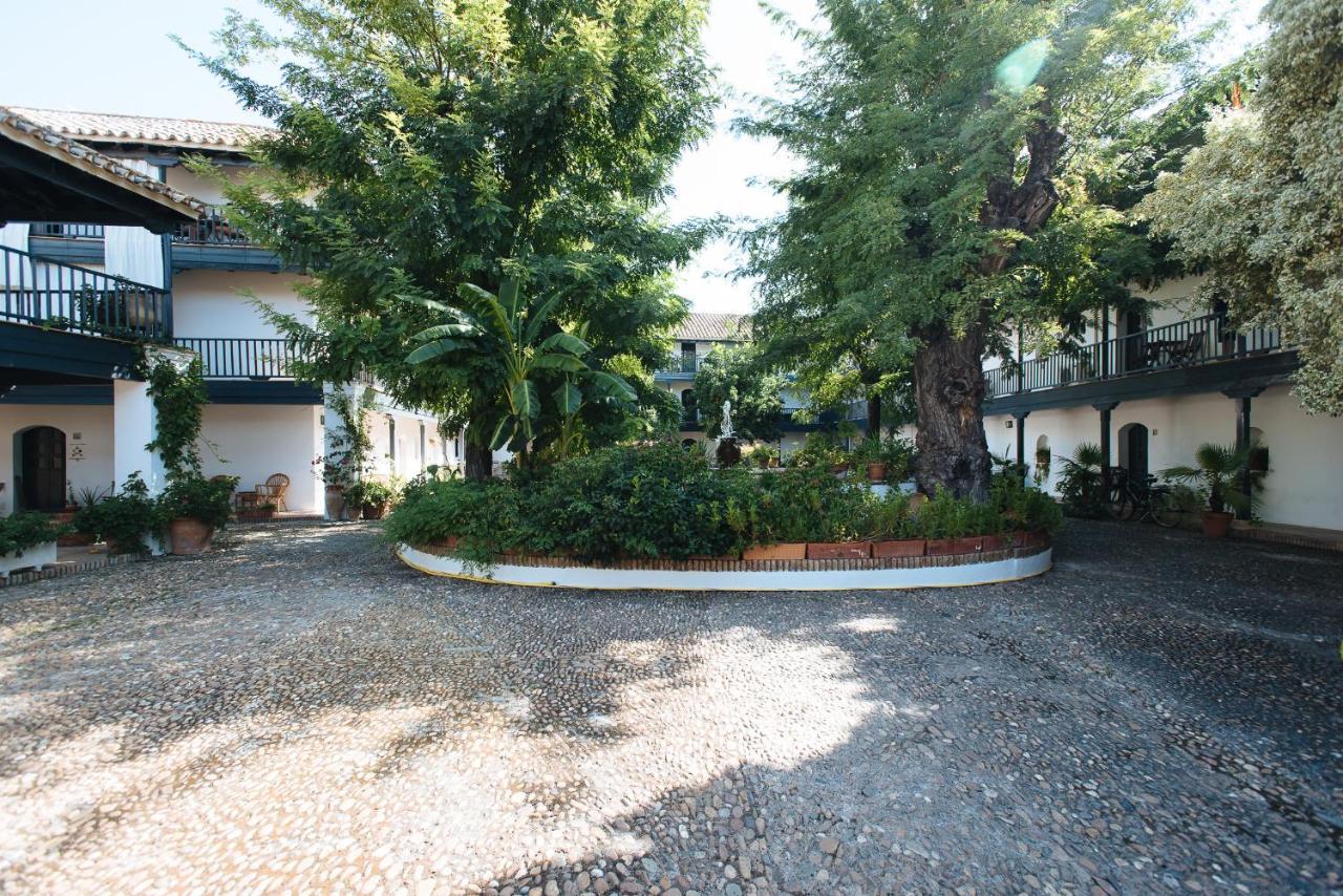 Apartamento Aitana'S Retreat With Charming Garden Sevilla Exterior foto