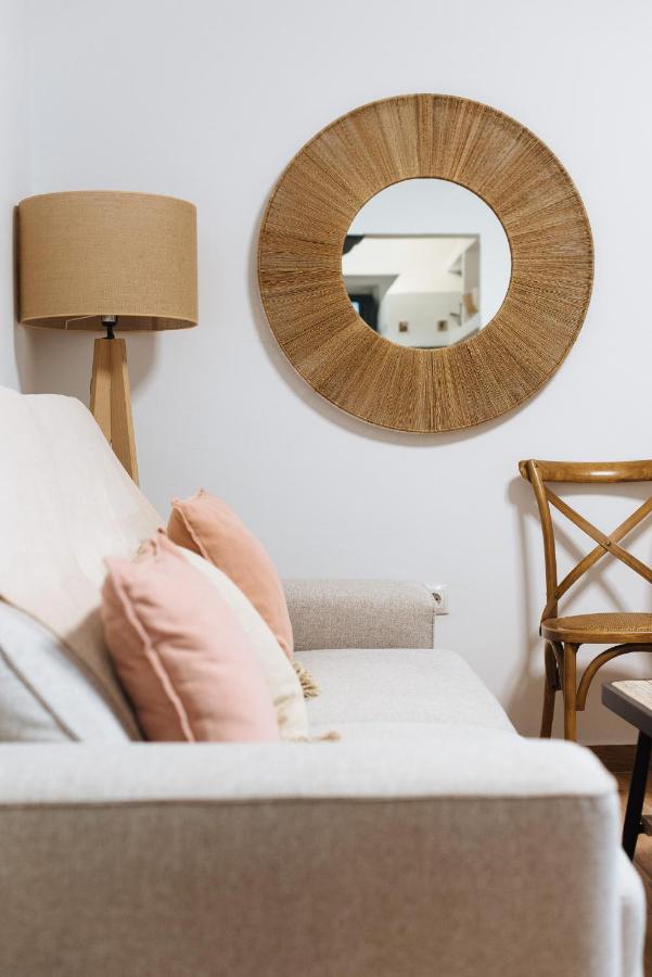 Apartamento Aitana'S Retreat With Charming Garden Sevilla Exterior foto