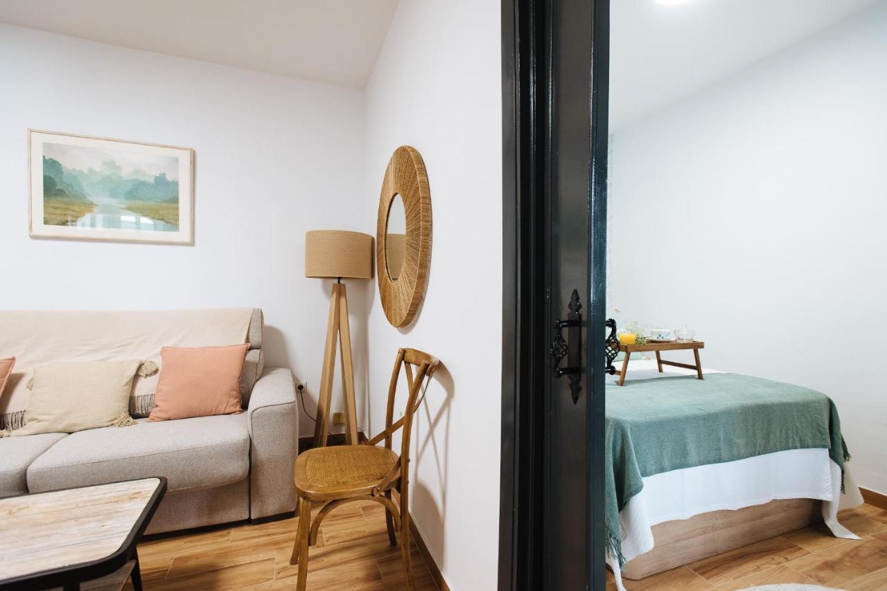 Apartamento Aitana'S Retreat With Charming Garden Sevilla Exterior foto