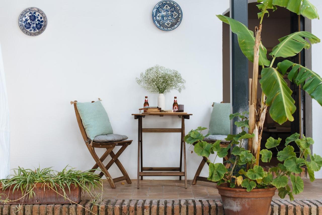 Apartamento Aitana'S Retreat With Charming Garden Sevilla Exterior foto